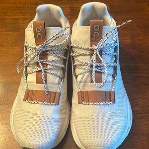 Worn once CLOUDNOVA ON running shoes— size 8